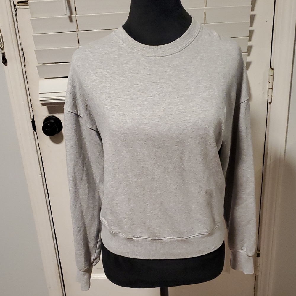 Rivet & Thread Classic Heather Gray Crew Neck Sweatshirt